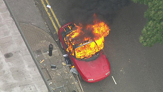 Illustration for article titled Dear London rioters, please stop setting cars on fire